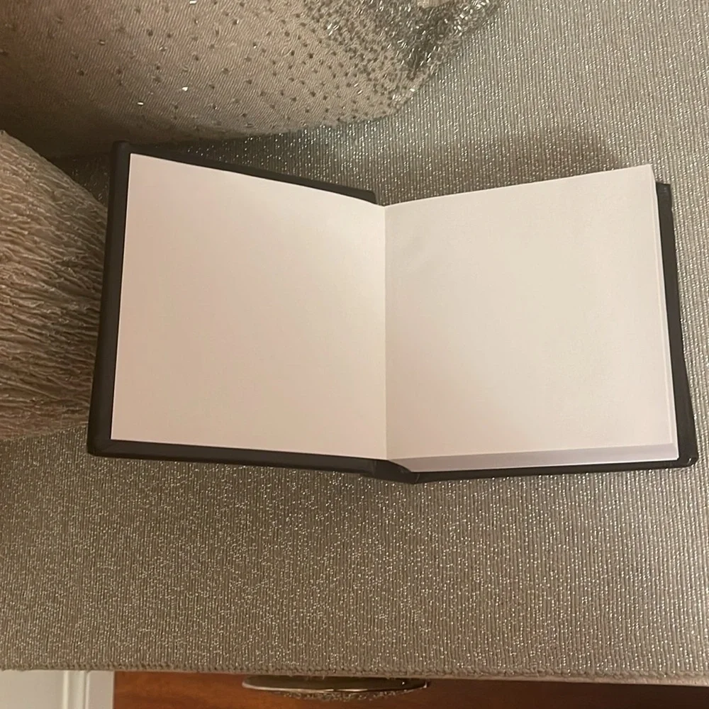 Black  Memo Pad Bloc -nots with White 'G' Monogram